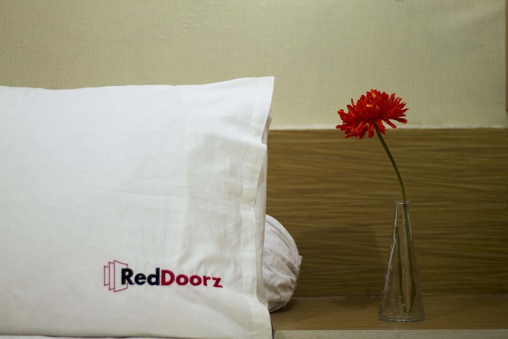 מלון קוטה לומבוק Reddoorz @ Legian Street מראה חיצוני תמונה