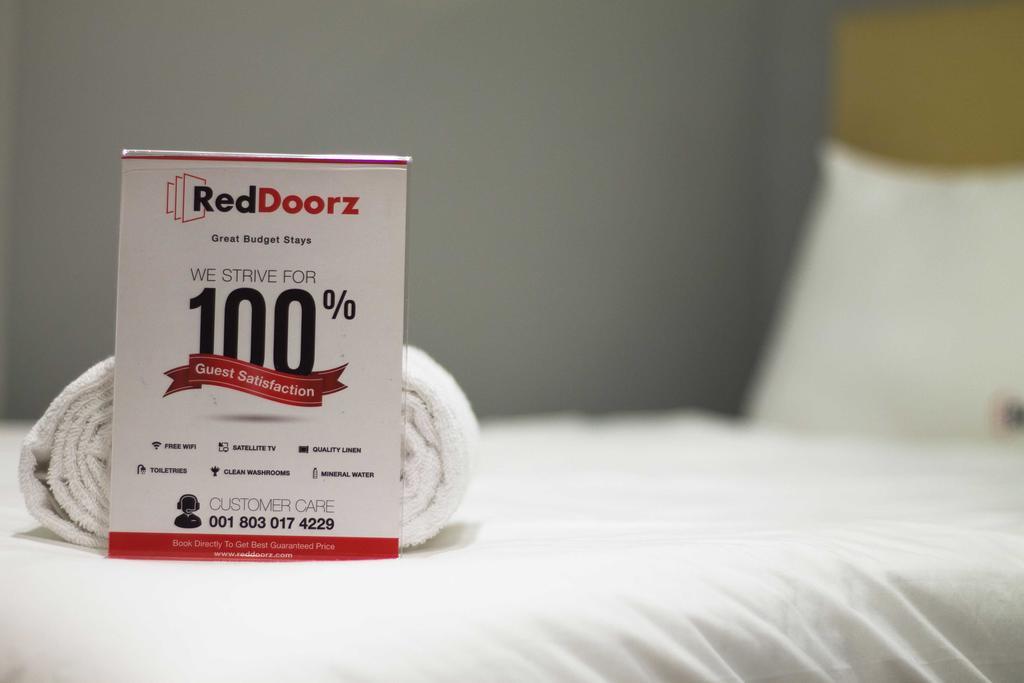 מלון קוטה לומבוק Reddoorz @ Legian Street מראה חיצוני תמונה